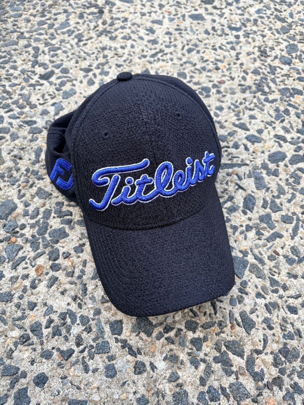 Titleist Black & Blue Golf Hat – S/M